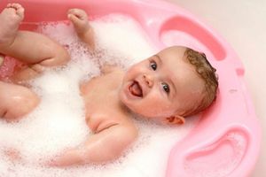 Косметика для купания и очищения кожи малышей