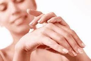 Правильний догляд за шкірою рук взимку